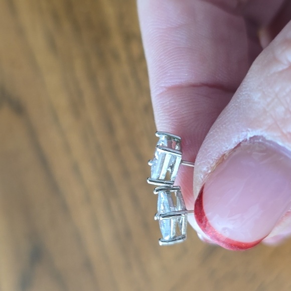 Cubic zirconia diamond earrings - Picture 2 of 6